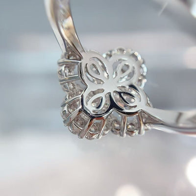 Harr*y Winsto*n Harry Winston Loop Clover Ring
