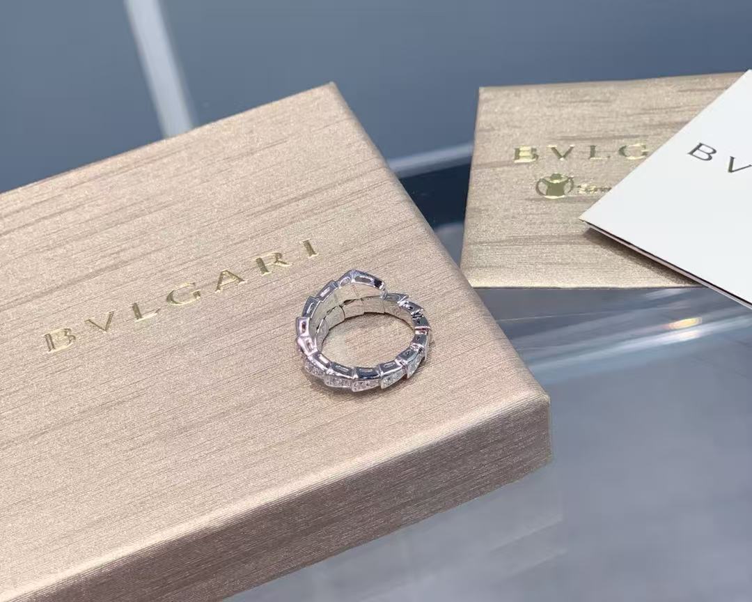 BVLGAR*I SERPENTI VIPER Spirit Snake Full Diamond Ring