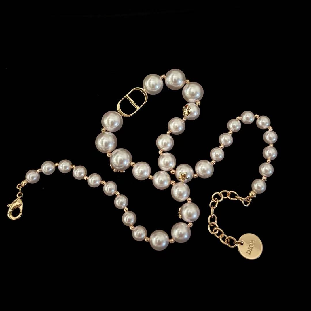 Dio*r 30 Montaigne CD pink pearl short necklace/bracelet