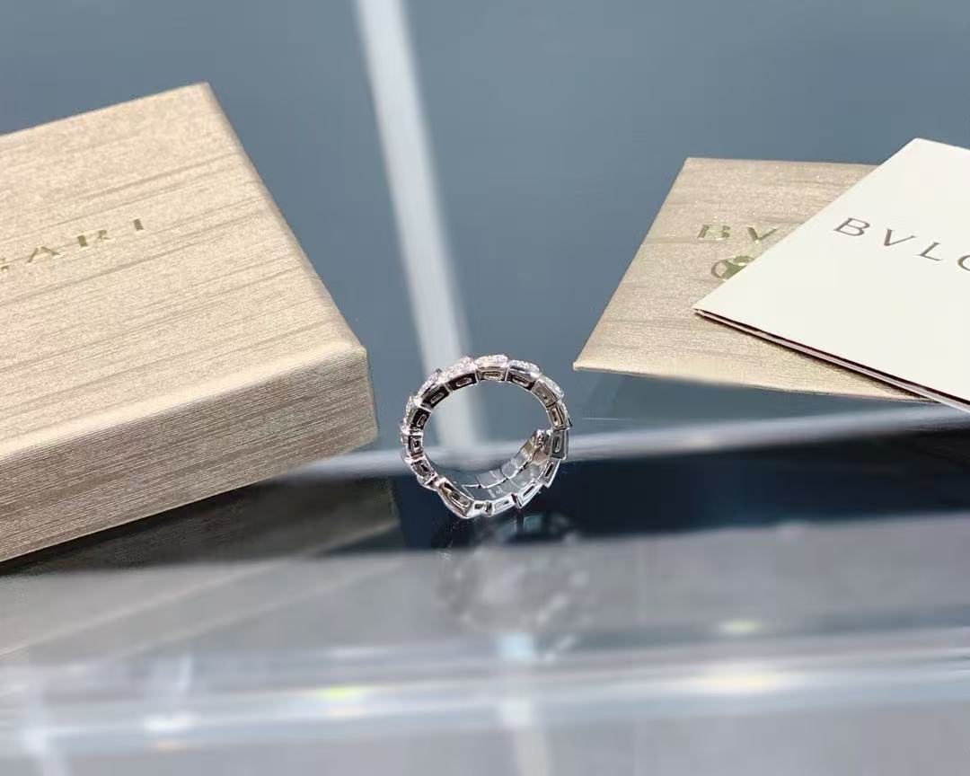 BVLGAR*I SERPENTI VIPER Spirit Snake Full Diamond Ring