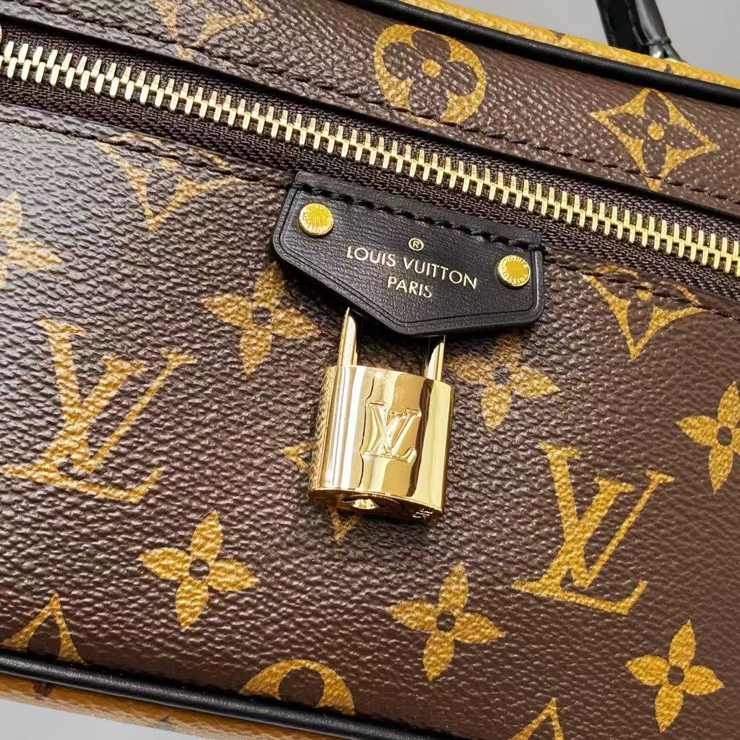 Loui*s Vuitto*n VANITY CHAIN POUCH Handbag/Narrow Edition Cosmetic Box