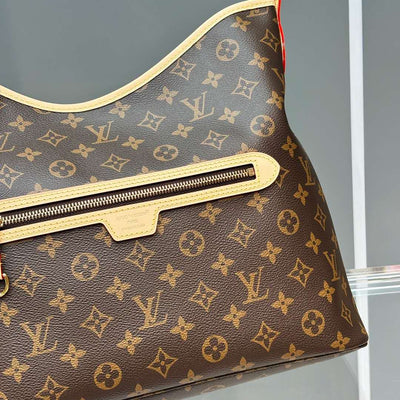 Line-Up Shoulder Bag