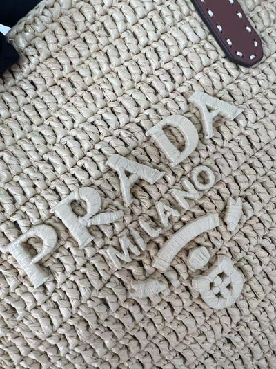 26s straw-knitted shoulder bag