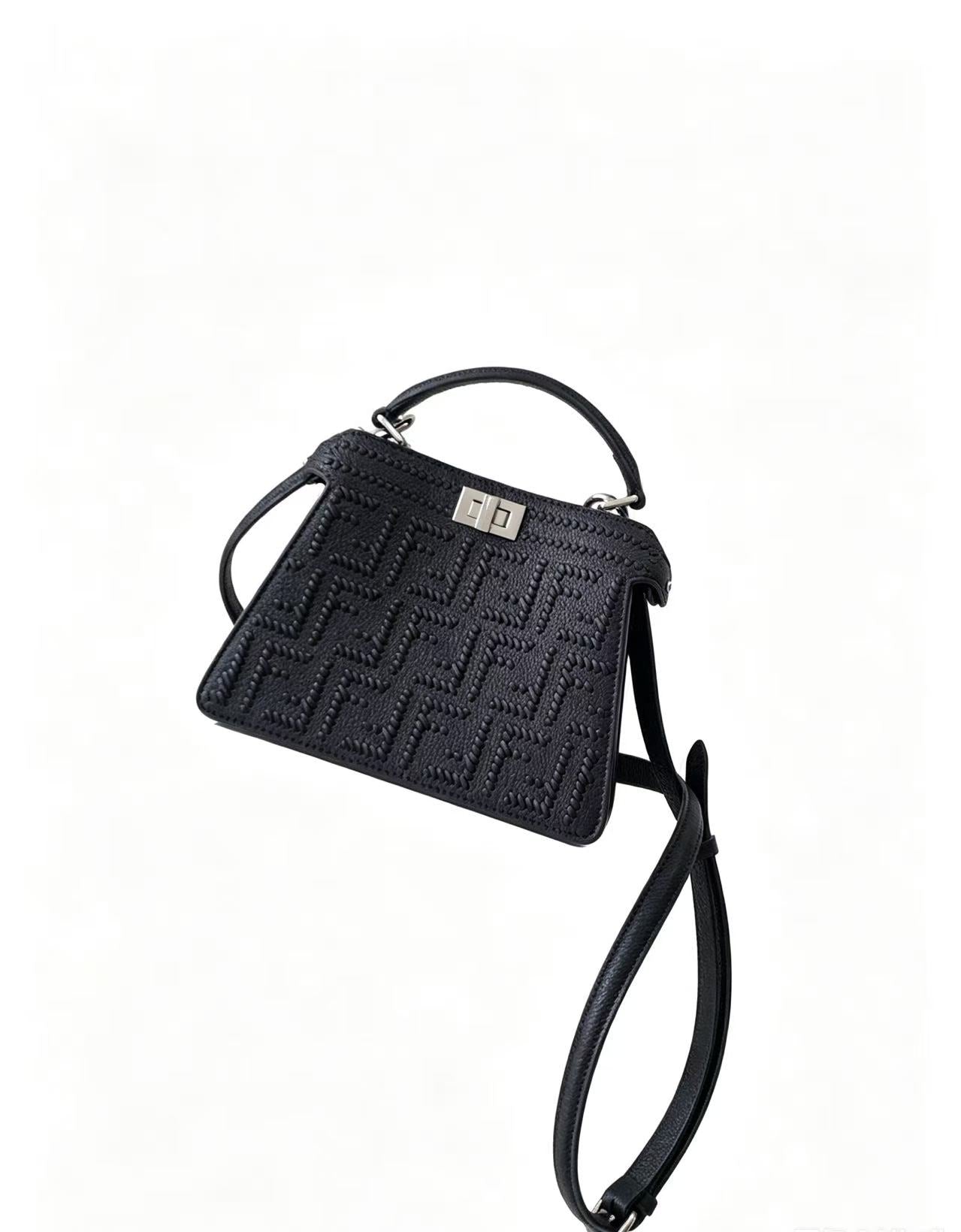 Peekaboo new series ISeeU petite calfskin feels super delicate