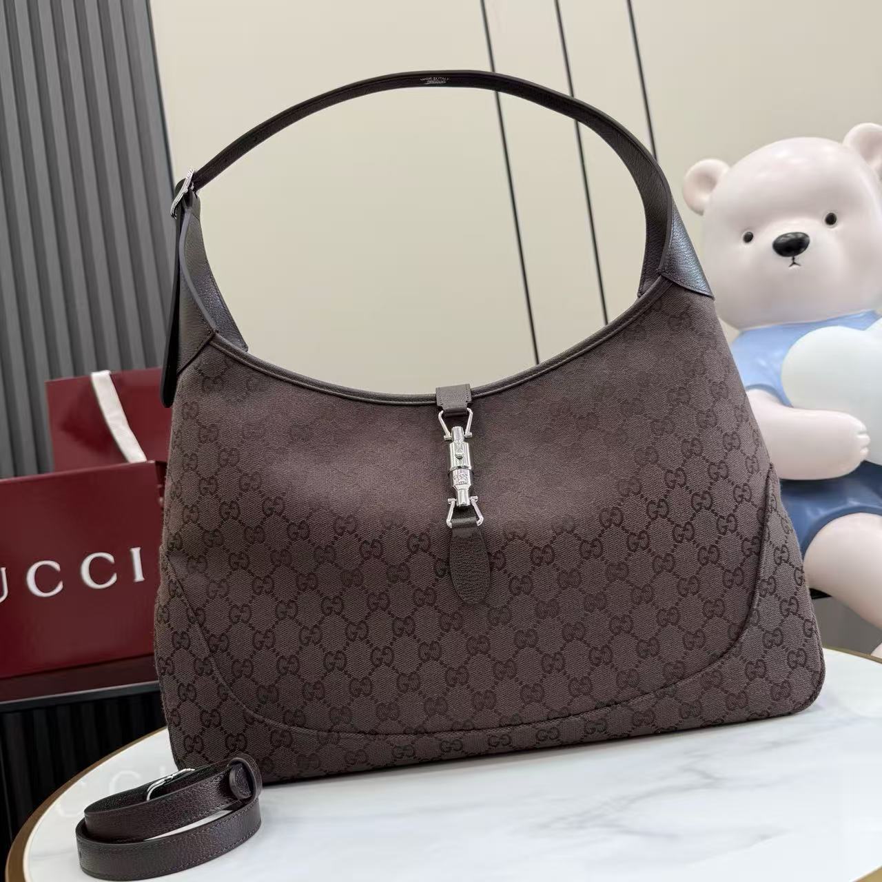This new Gucci Jackie 1961 series handbag