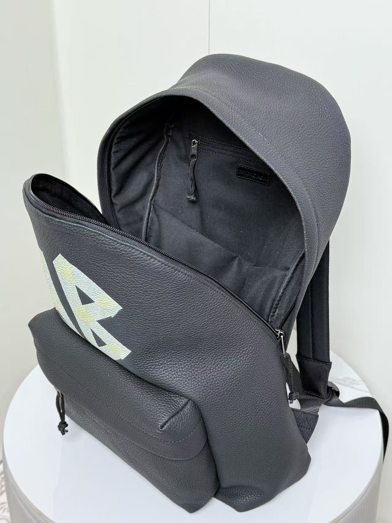 Balenciag, Balenciag's bag