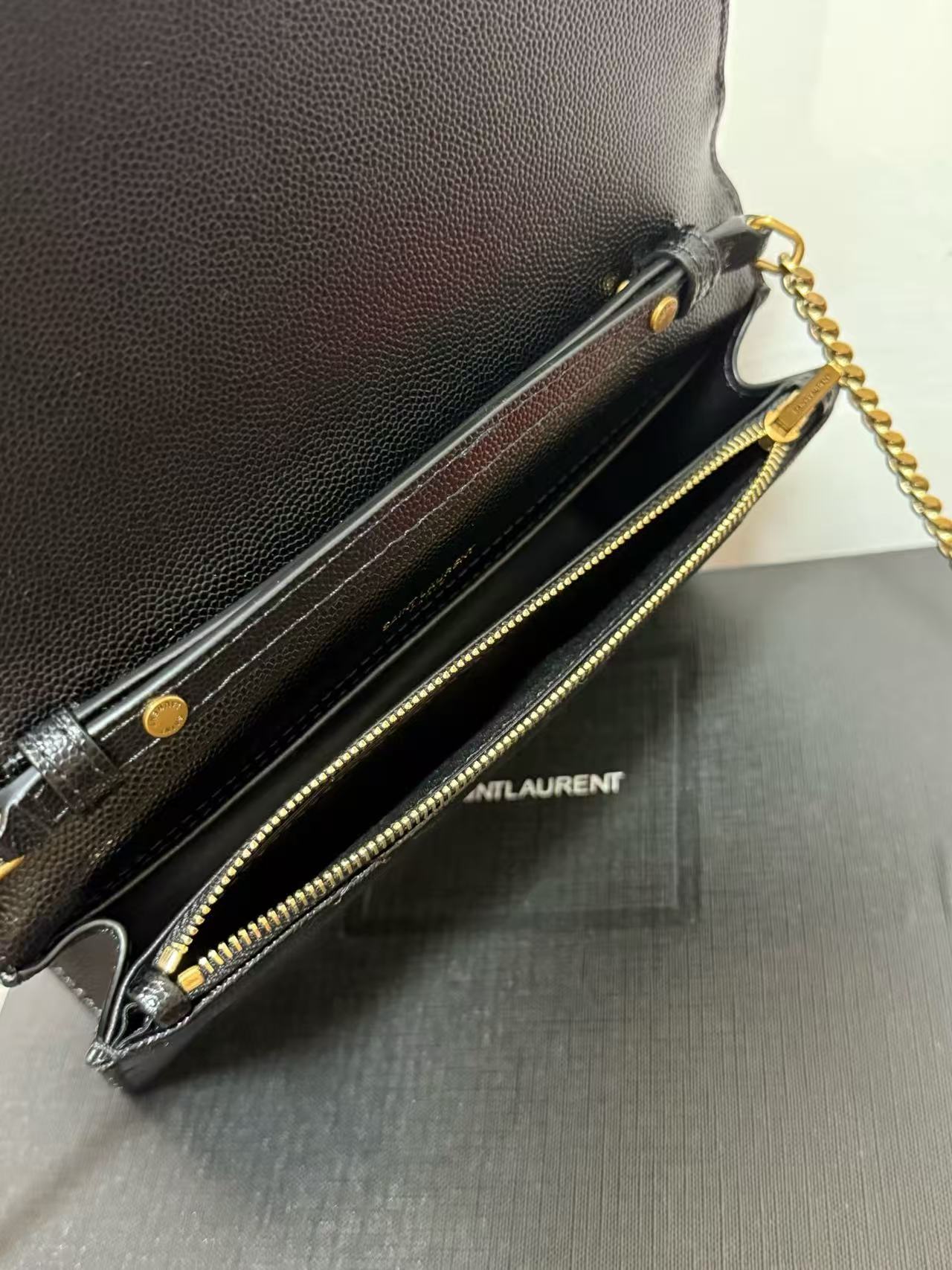 classic and versatile bag