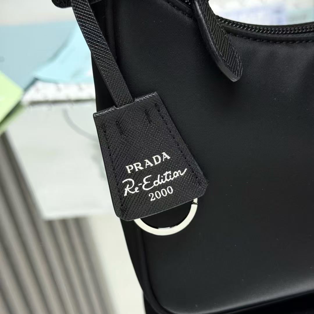 women's nylon shoulder bag