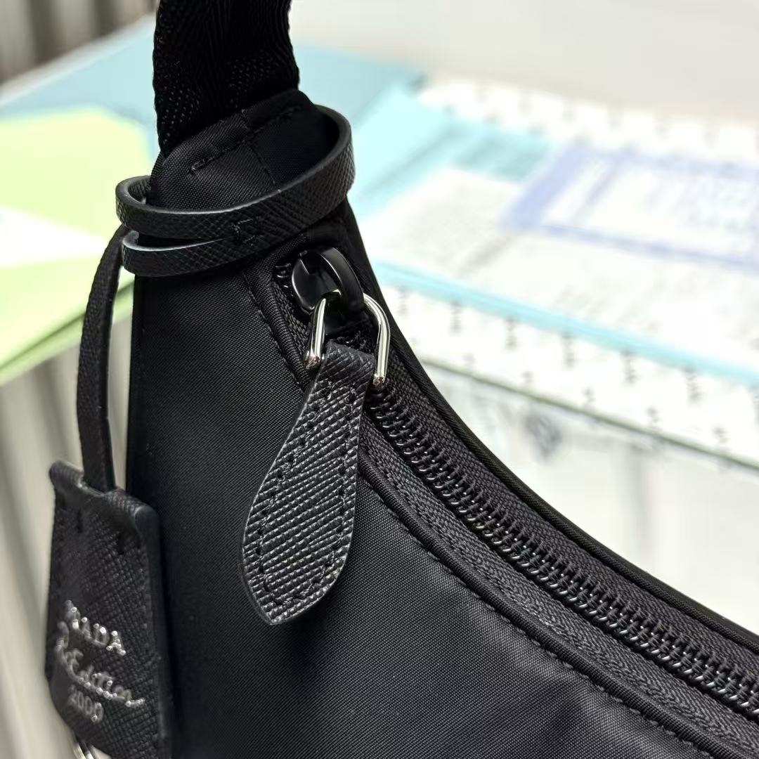 women's nylon shoulder bag