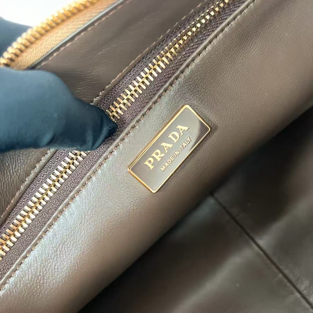 The new Aimee armpit bag