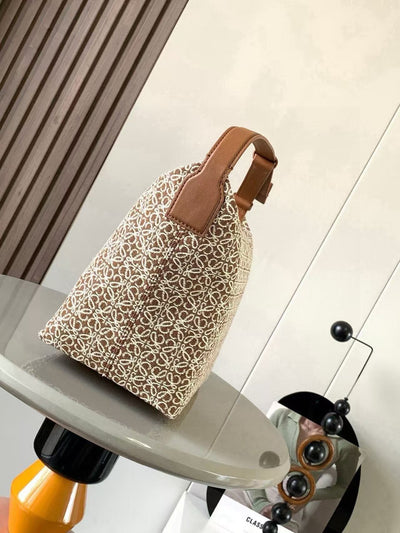 Anagram jacquard and cow leather Cubi handbag large size  bento bag