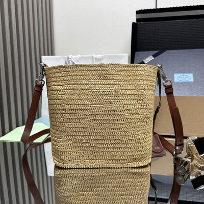2026 new woven bucket bag