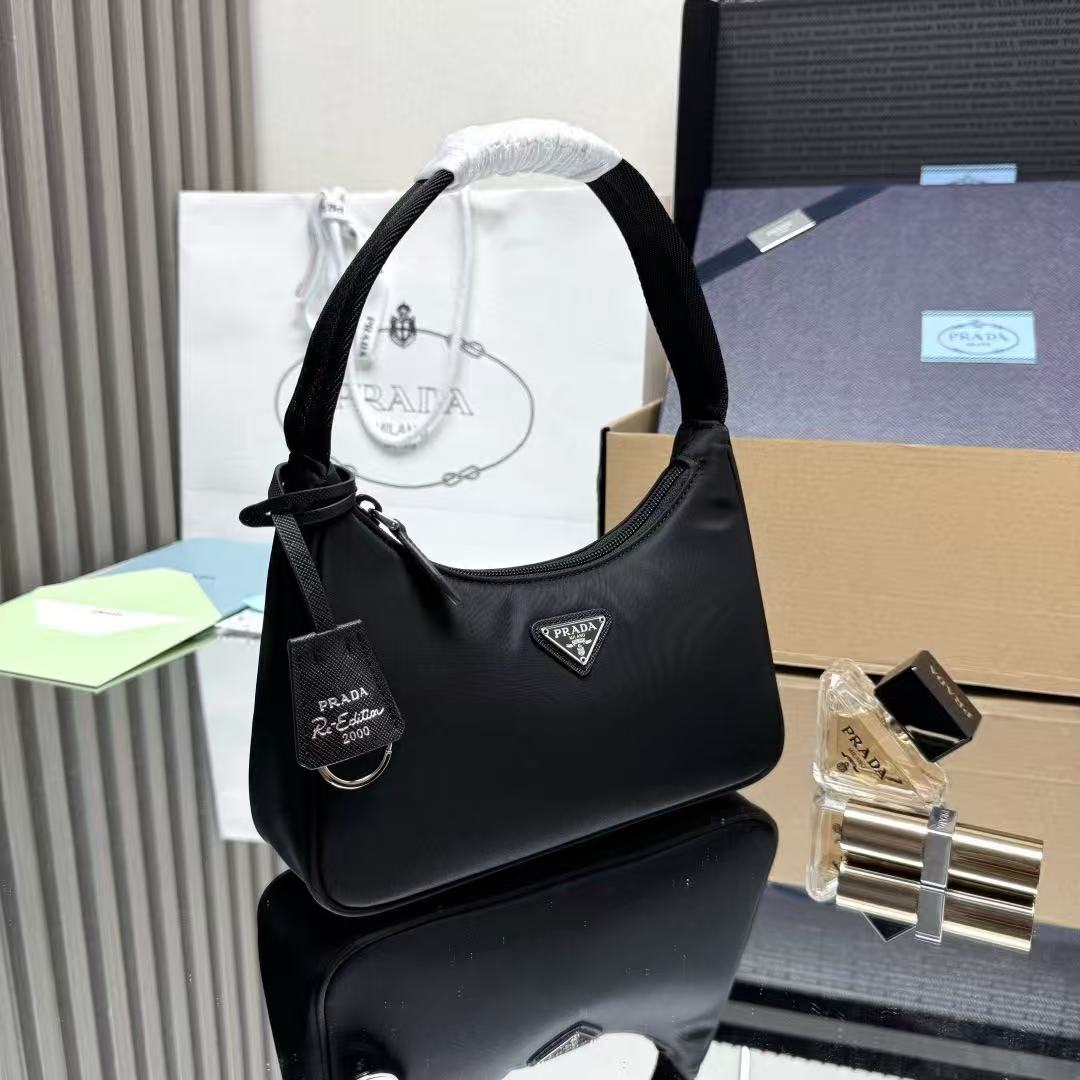 women's nylon shoulder bag