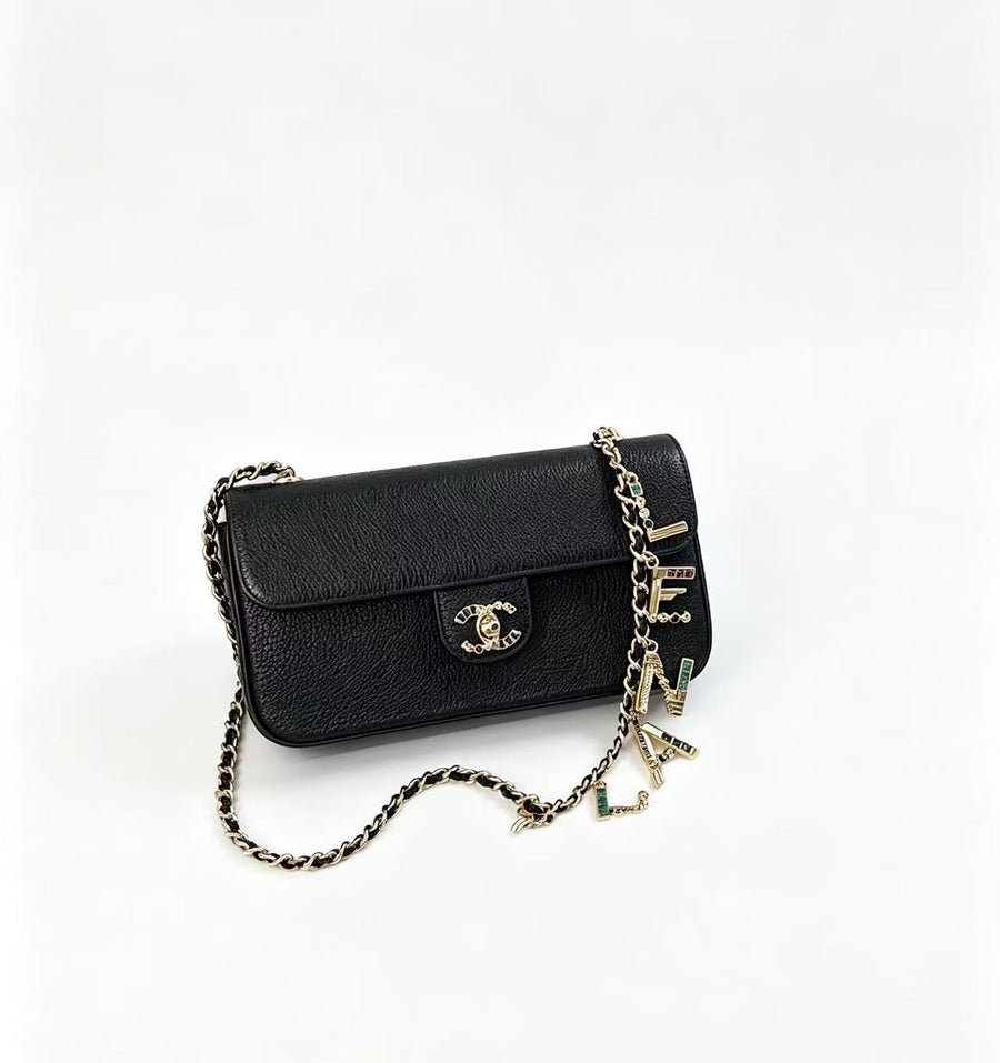 26A black gold chain bag