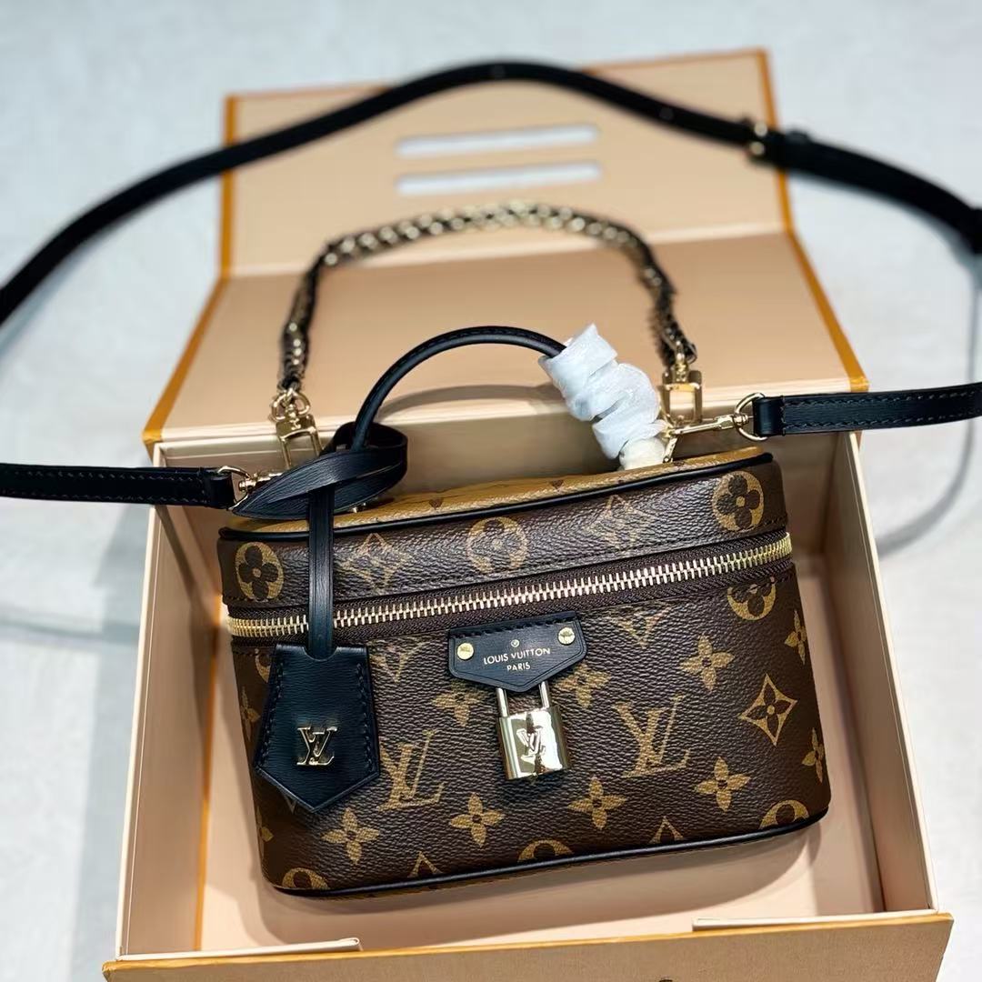 Loui*s Vuitto*n VANITY CHAIN POUCH Handbag/Narrow Edition Cosmetic Box