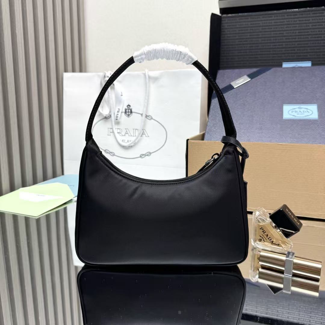 women's nylon shoulder bag