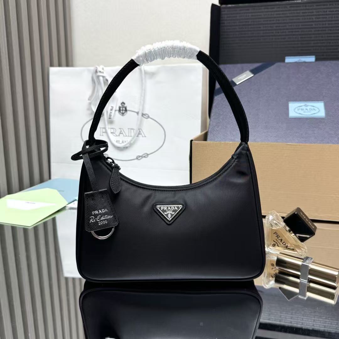 women's nylon shoulder bag