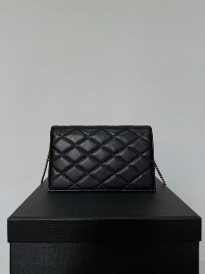 classic and versatile bag