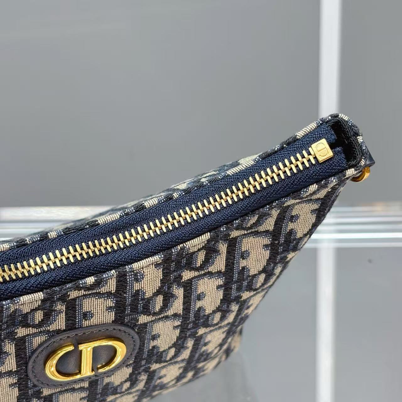 Dio*rLing 30 Montaigne Dior's Love Mini Chain Handbag