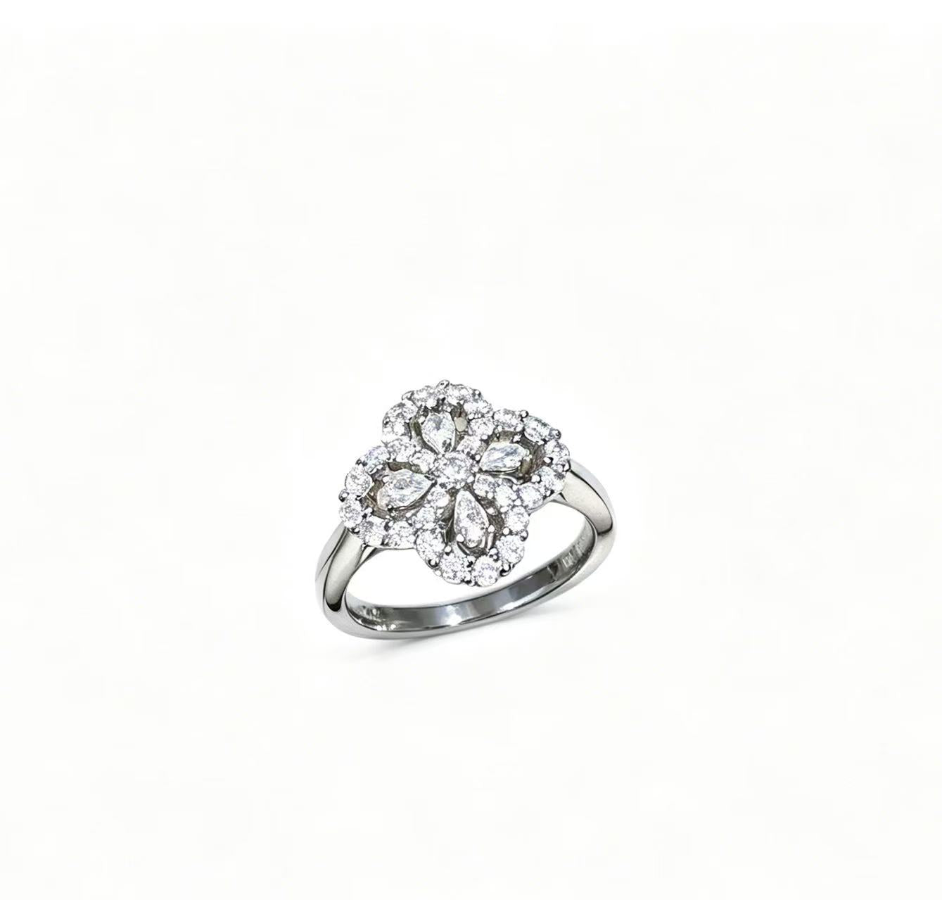 Harr*y Winsto*n Harry Winston Loop Clover Ring