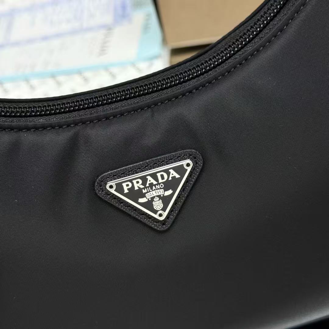 women's nylon shoulder bag