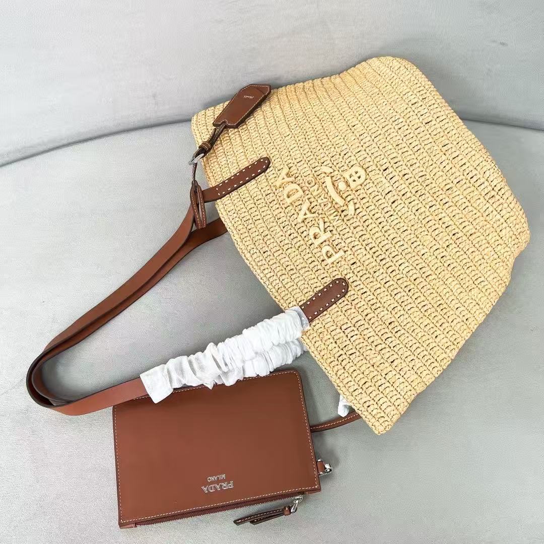 26s straw-knitted shoulder bag