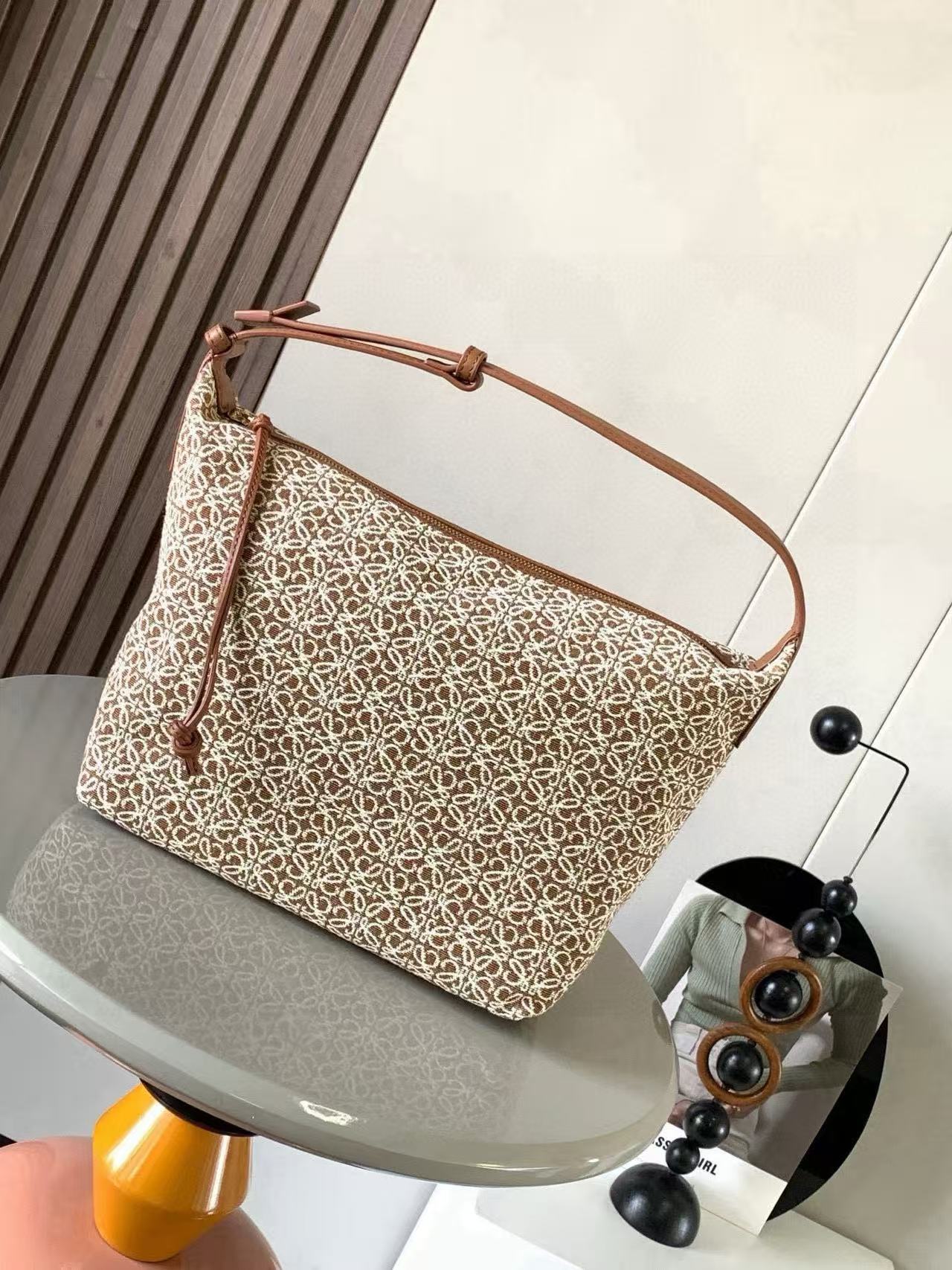 Anagram jacquard and cow leather Cubi handbag large size  bento bag