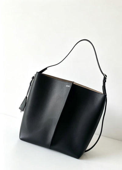 Large smooth cow leather Bilbao bucket handbag