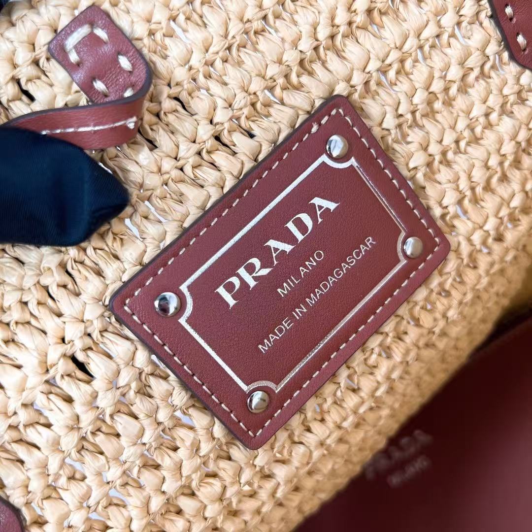 26s straw-knitted shoulder bag