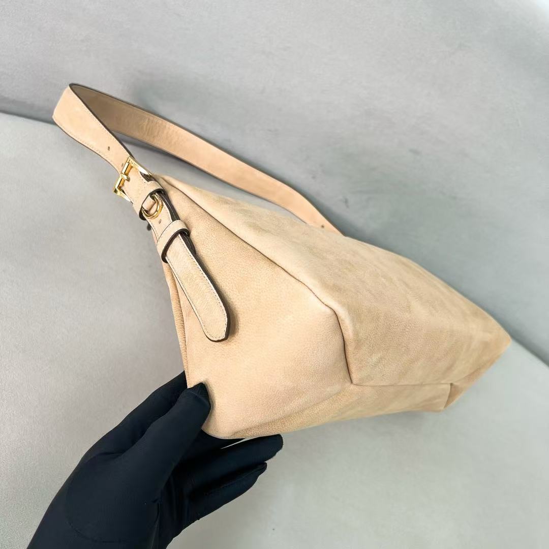 The new Aimee armpit bag