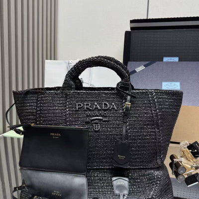 The new straw tote bag