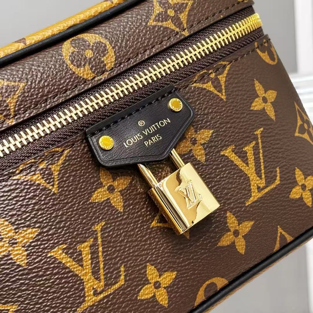 Loui*s Vuitto*n VANITY CHAIN POUCH Handbag/Narrow Edition Cosmetic Box