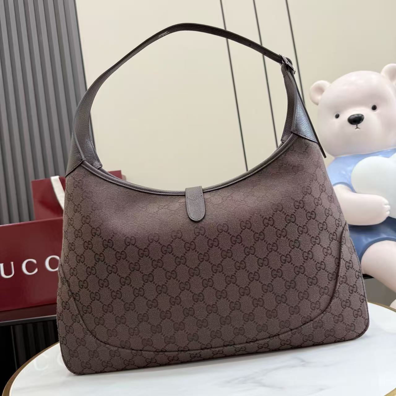 This new Gucci Jackie 1961 series handbag