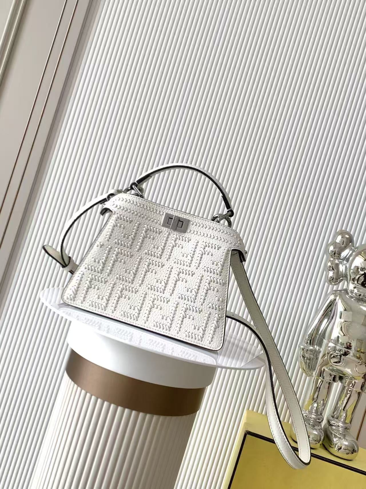 Peekaboo new series ISeeU petite calfskin feels super delicate