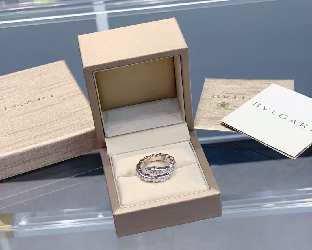 BVLGAR*I SERPENTI VIPER Spirit Snake Full Diamond Ring
