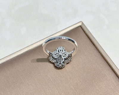 Harr*y Winsto*n Harry Winston Loop Clover Ring