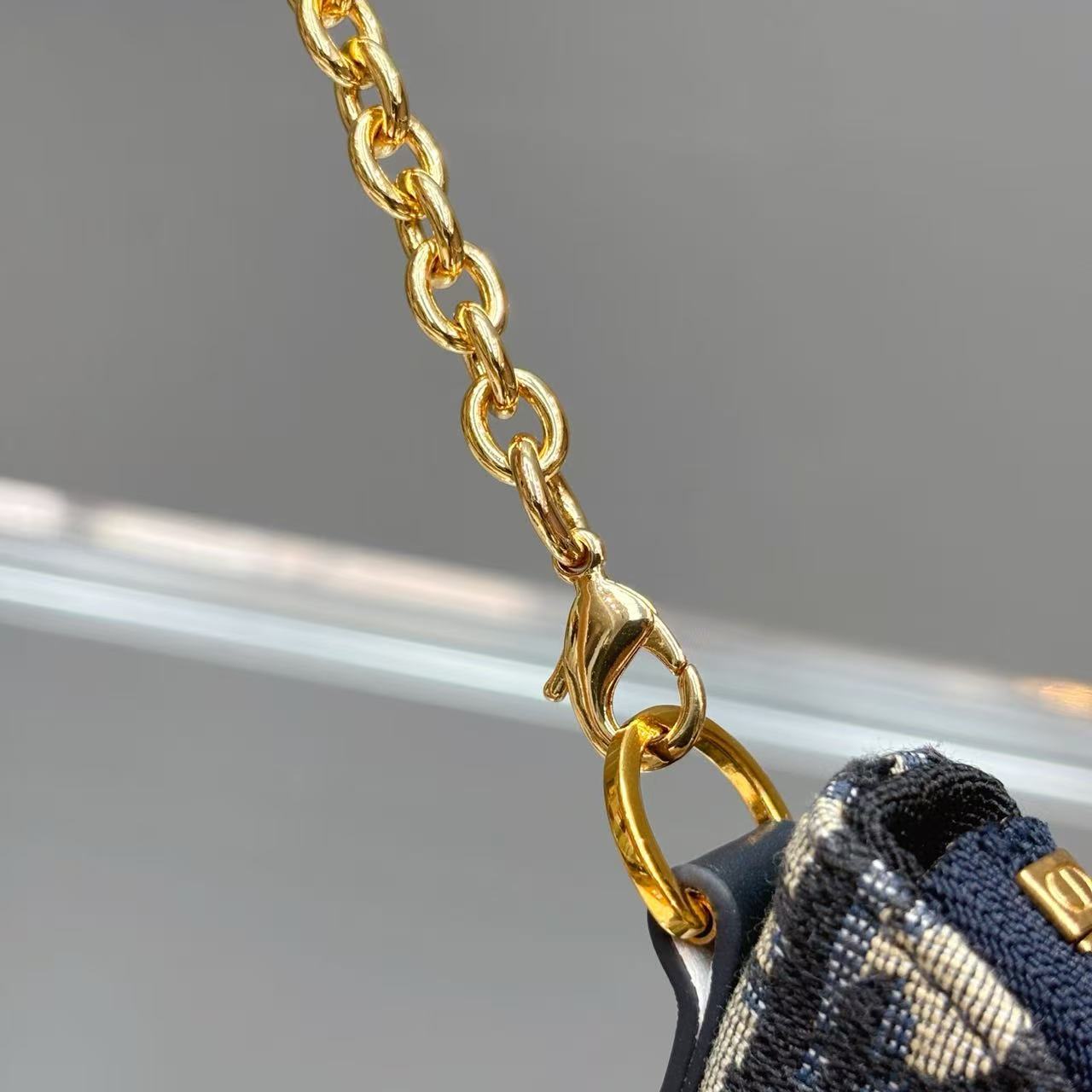 Dio*rLing 30 Montaigne Dior's Love Mini Chain Handbag