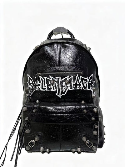 Graffiti rivet schoolbag