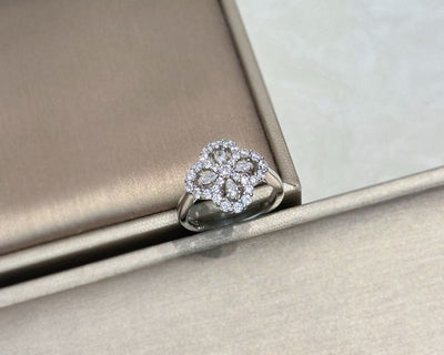 Harr*y Winsto*n Harry Winston Loop Clover Ring