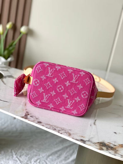 All In BB bucket handbag