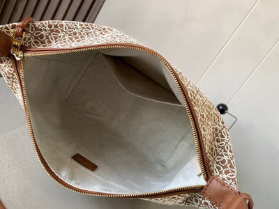Anagram jacquard and cow leather Cubi handbag large size  bento bag