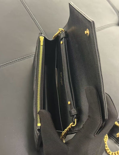 classic and versatile bag